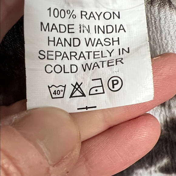 Shoreline Monochrome Swirl Tunic - Picture 4 of 5